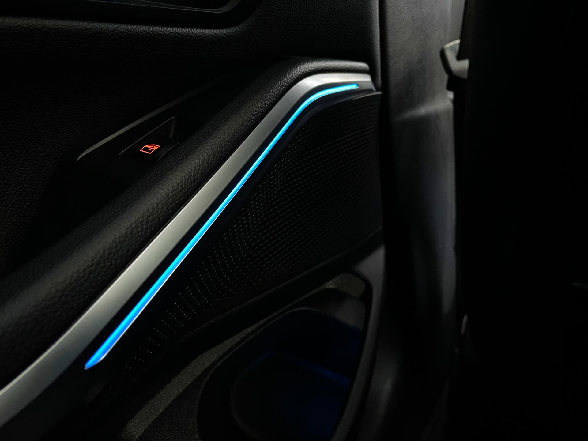 BMW 3-serie Touring 330e xDrive High Executive