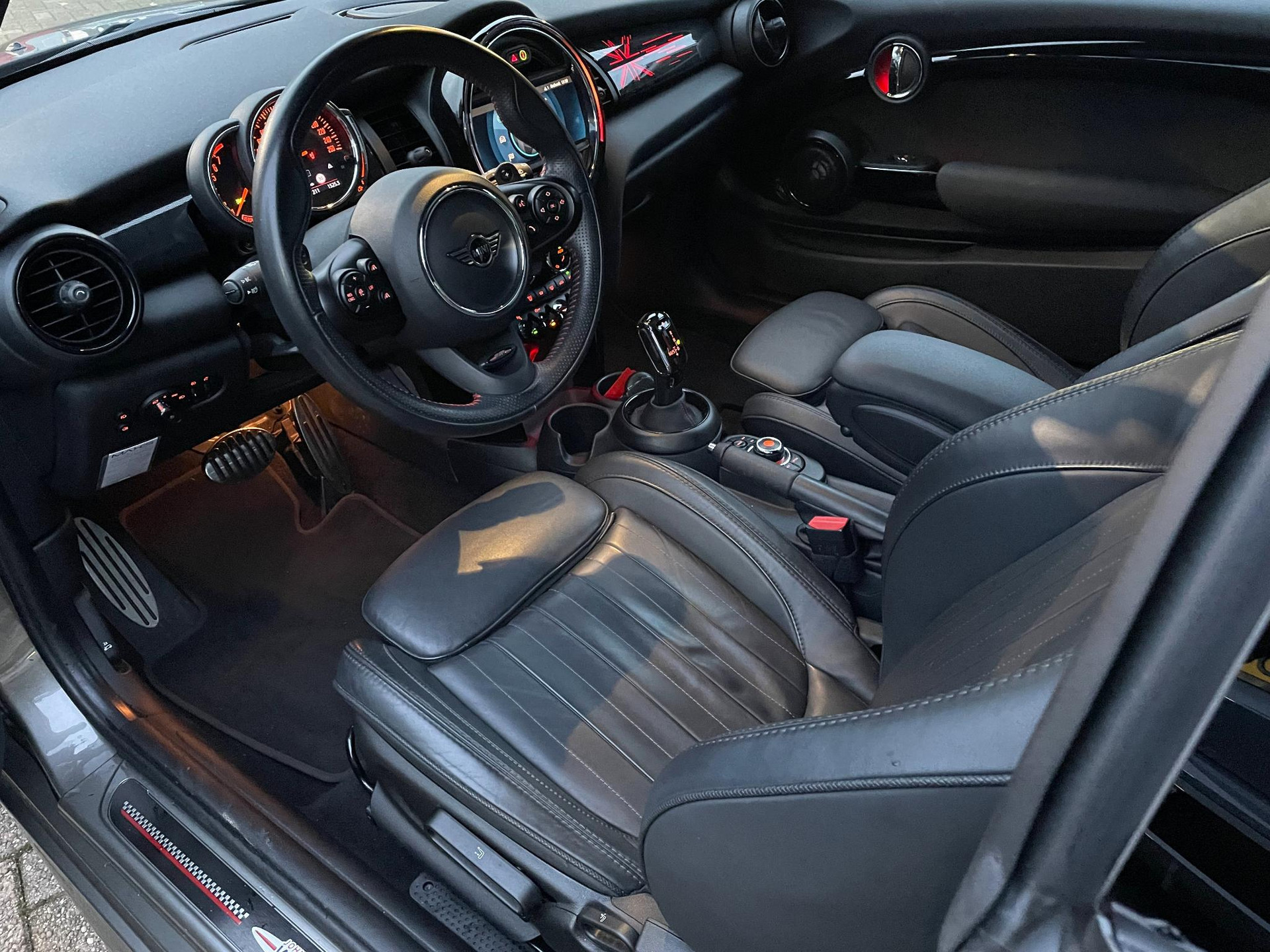 Mini Mini 2.0 Cooper S NL Auto / Pano / JCW Pakket / H&K