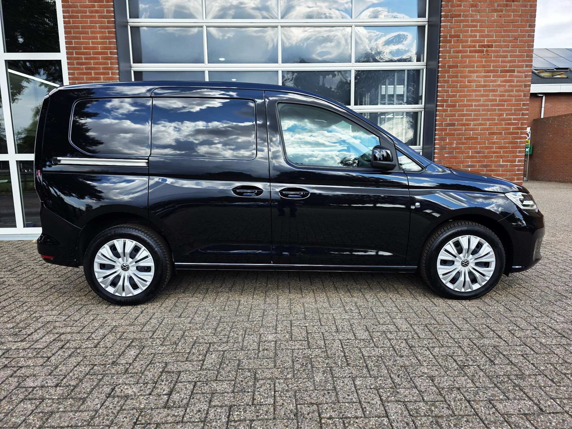 Volkswagen Caddy Cargo 2.0 TDI Style Led, trekhaak, 4 sez banden