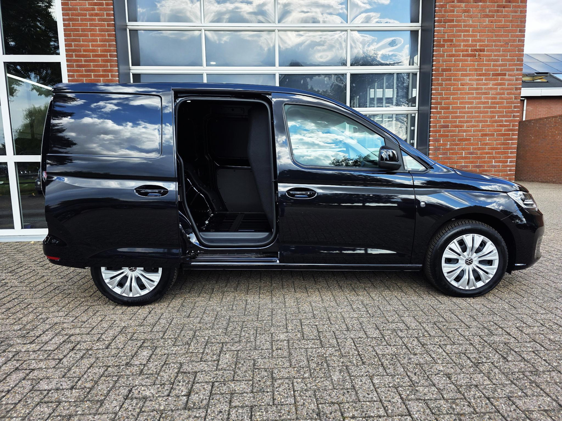 Volkswagen Caddy Cargo 2.0 TDI Style Led, trekhaak, 4 sez banden