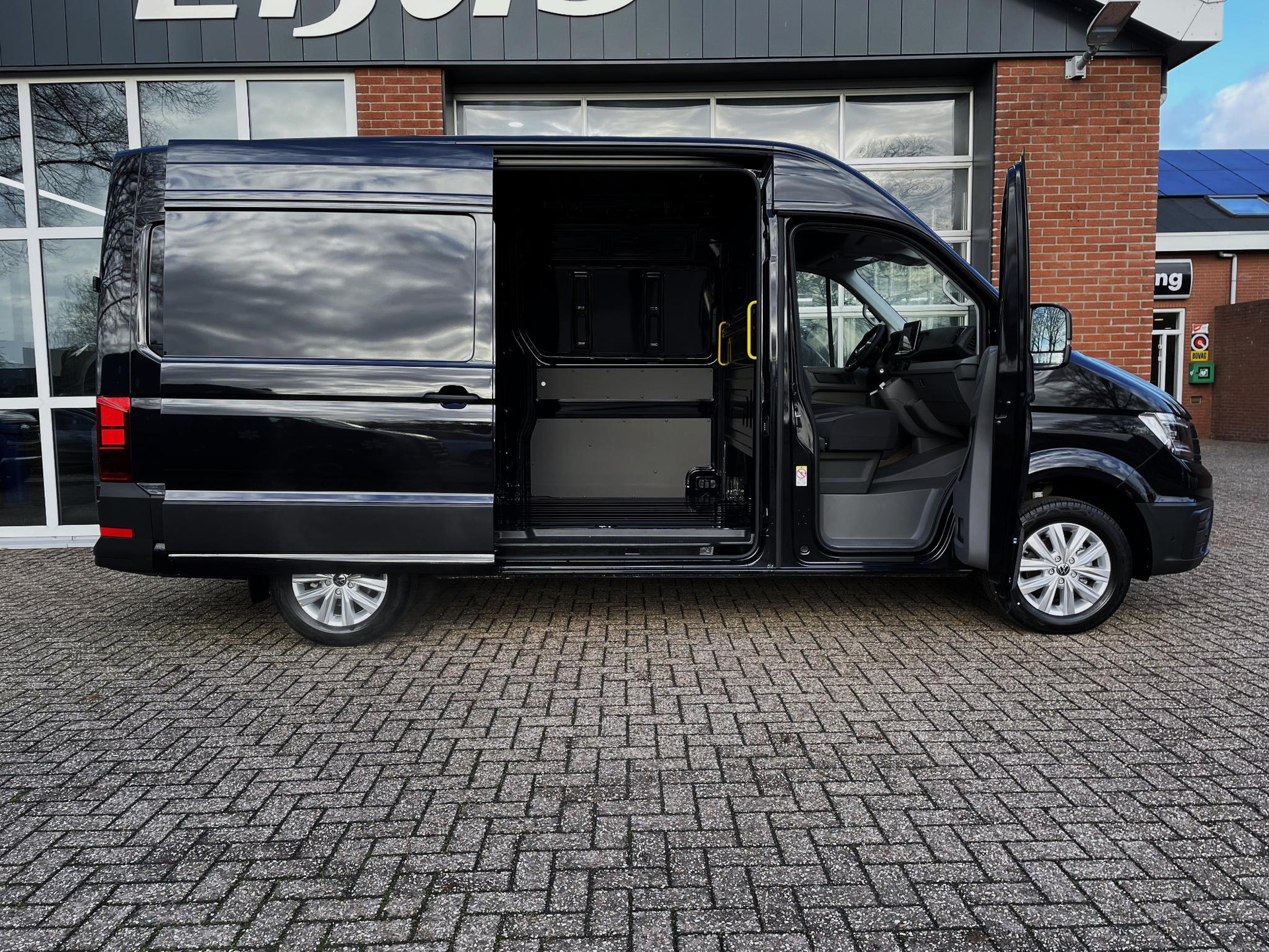 Volkswagen Crafter 35 2.0 TDI L3H3 Exclusive 2x Schuifdeur AC Laadruimte!