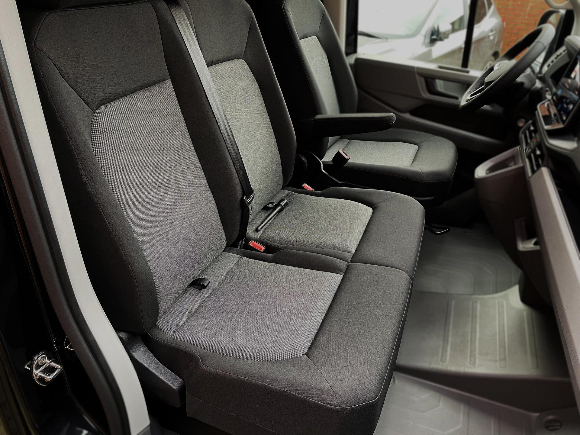 Volkswagen Crafter 35 2.0 TDI L3H3 Exclusive 2x Schuifdeur AC Laadruimte!